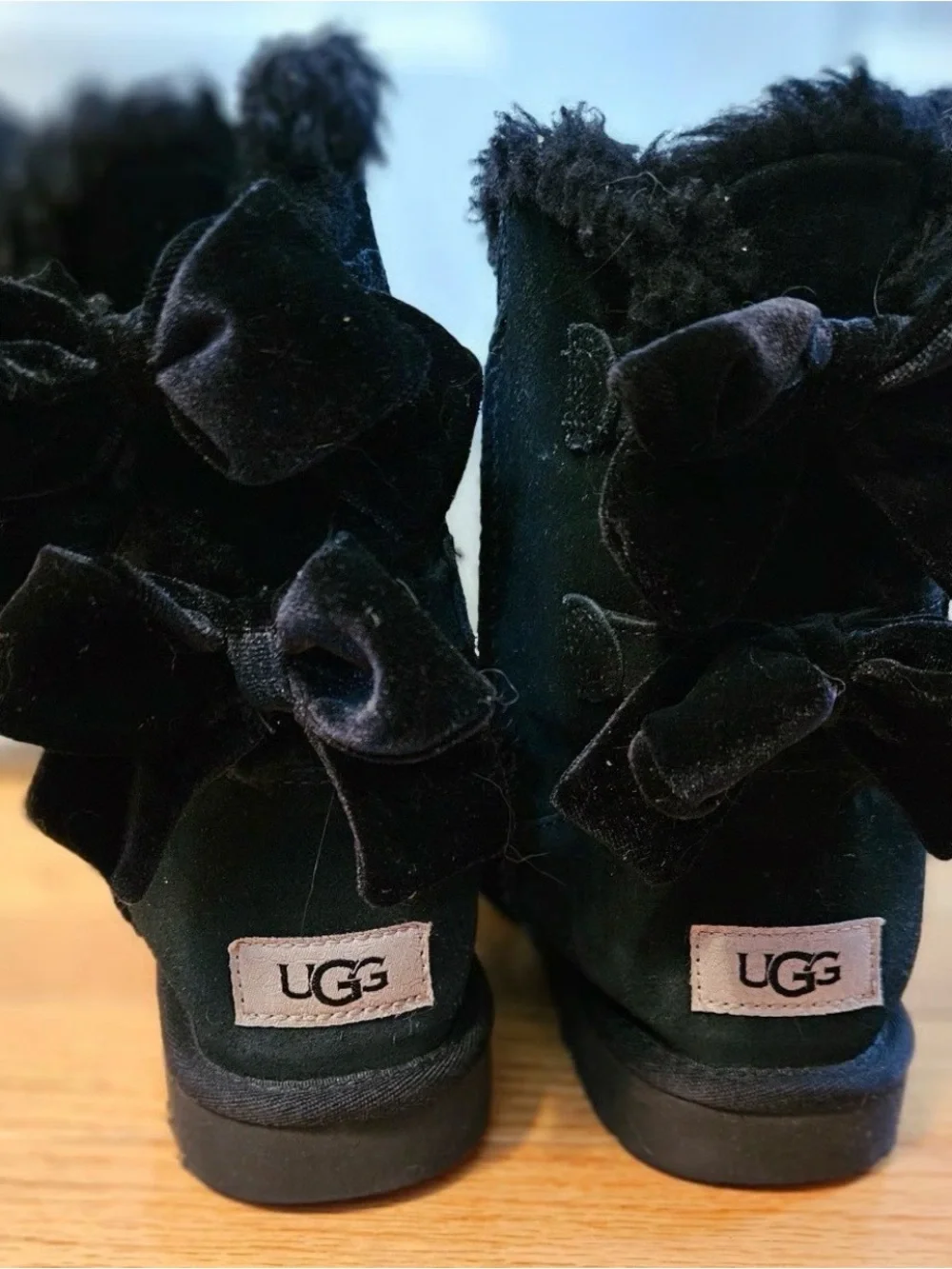 UGG Bailey Bow Black Velvet Bow Back Shearling Boots Size 8